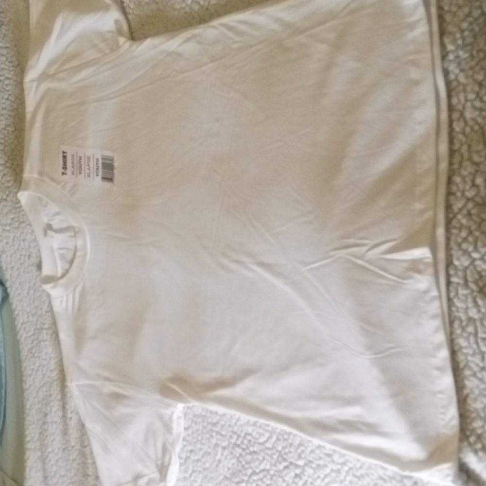 XL Youth white tee shirt NWT